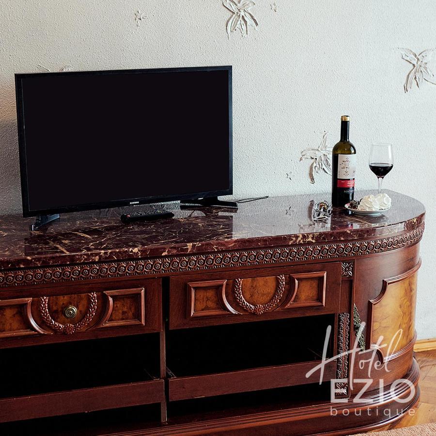 Hotel EZIO Codru Esterno foto