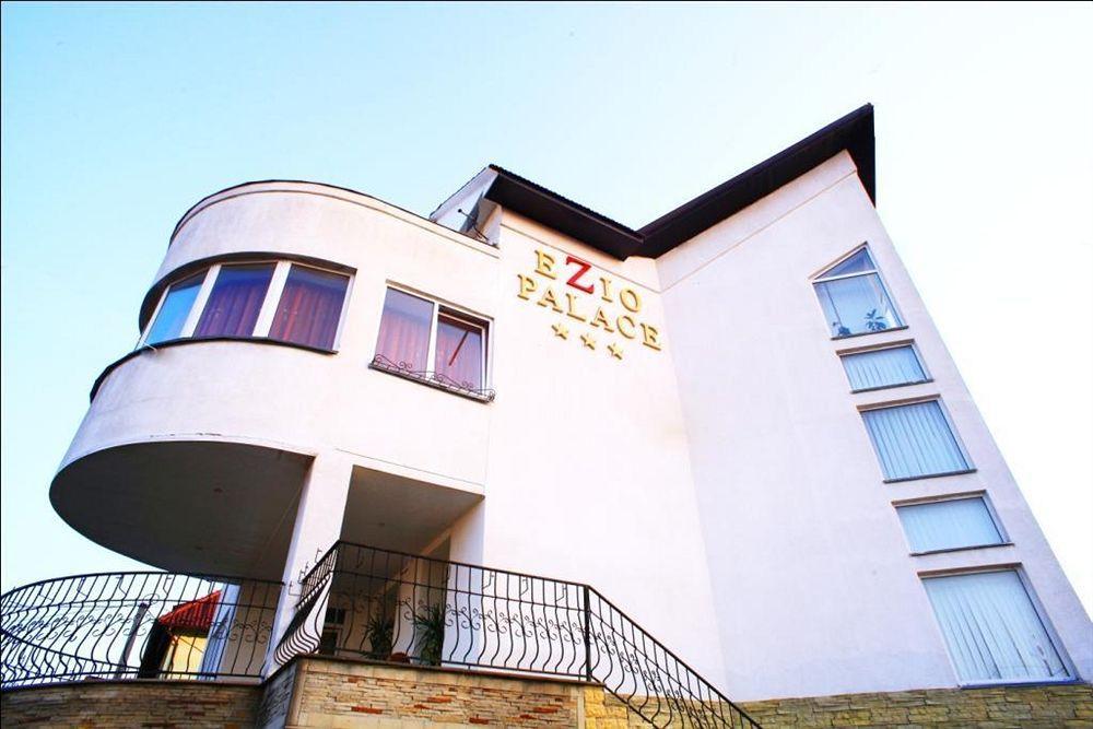 Hotel EZIO Codru Esterno foto